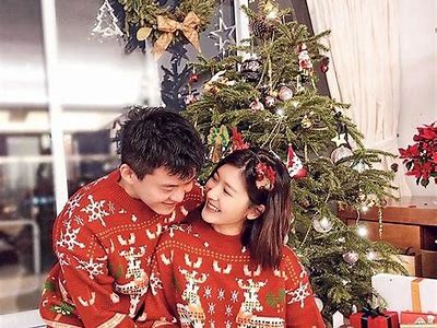米娅和小宇的浪漫婚礼邀请函，期待您的光临见证我们的爱情之旅！