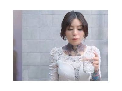 麻豆传媒艾秋纹身师上线，带你探索独有纹身艺术之旅