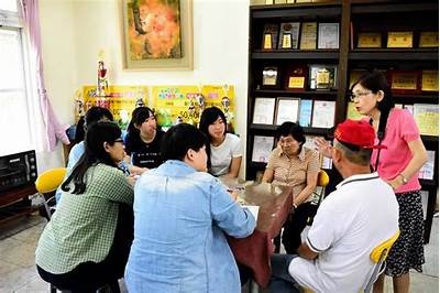 独有麻豆果冻传媒水印画欣赏：绚丽色彩与创意设计的完美结合